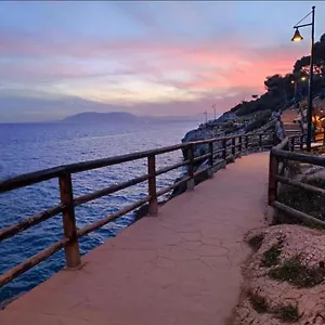 https://studio-1-sea-front.es-andalucia.com